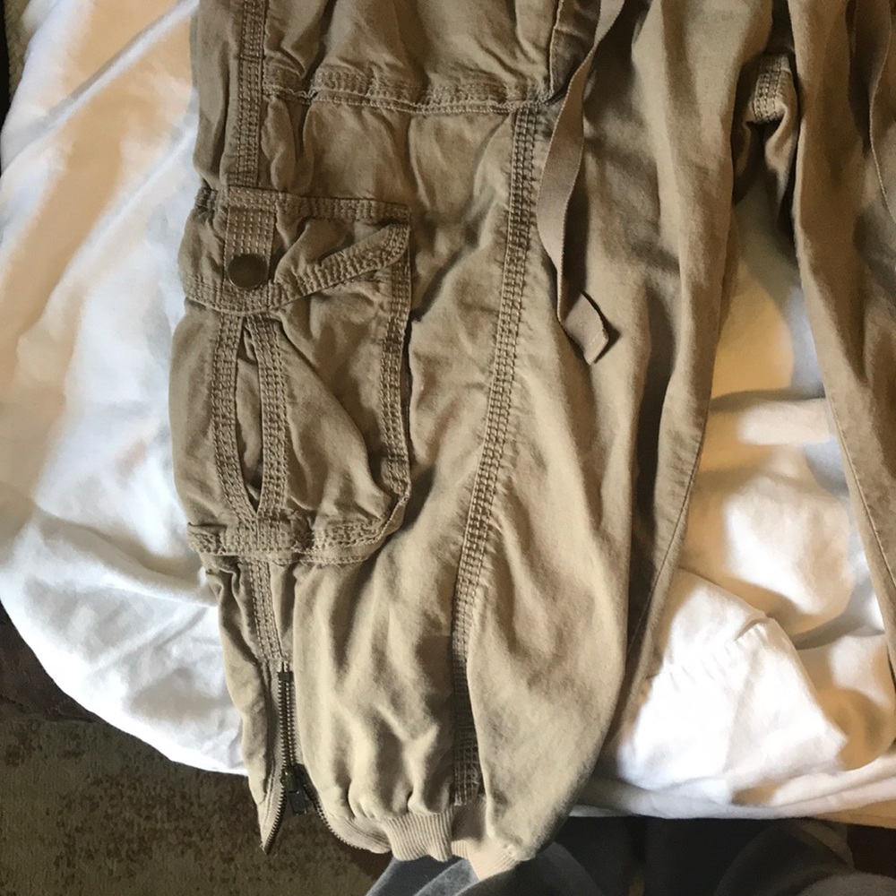 Old Navy low-rise Capris - Picture 4 of 7